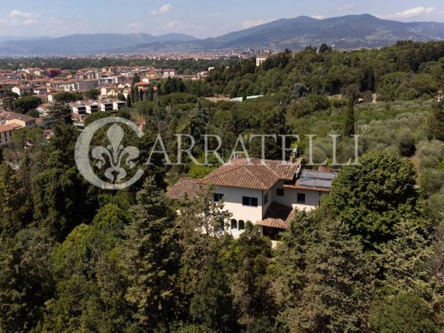 Casa di 750 mq in vendita Firenze, Toscana