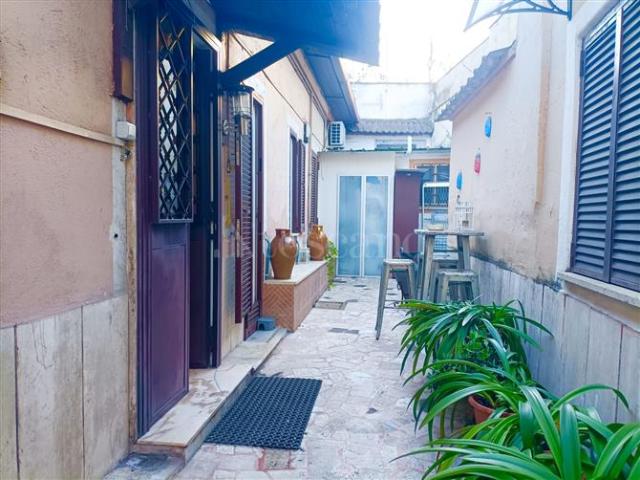 Casa di 76 mq a Eur, Torrino, Tintoretto Roma