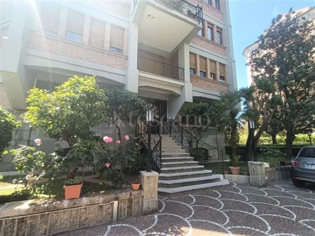 Casa di 78 mq a Eur, Torrino, Tintoretto Roma