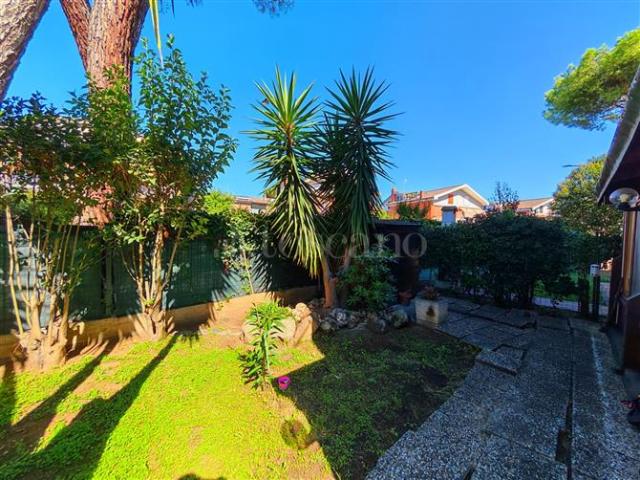 Casa di 70 mq a Axa, Casal Palocco, Infernetto Roma