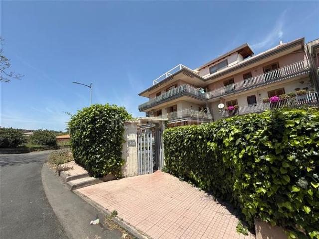 Casa di 84 mq a Centro Aci Catena