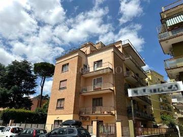 Casa in vendita a Via dell'Unione Guidonia Montecelio - Balcone