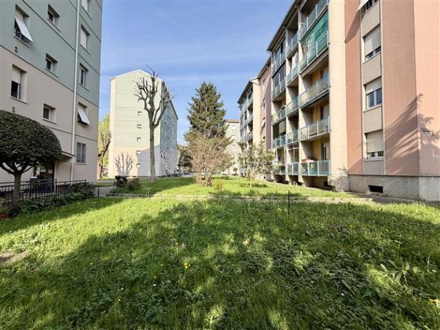 Casa di 90 mq a Urago Mella, Primo Maggio, Sant'Anna, Villaggio Badia Brescia