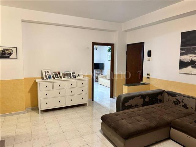 Casa di 91 mq a Centro Aci Catena