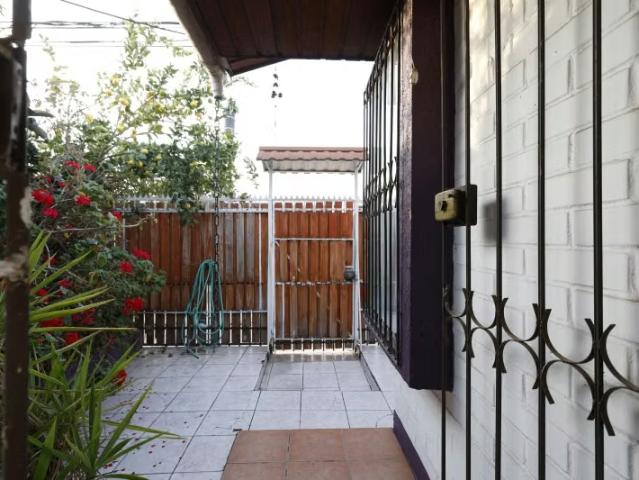 Casa diego barroz ortiz / avenida cuatro poniente. 3 dormitorios por 2935.00 en Maipú