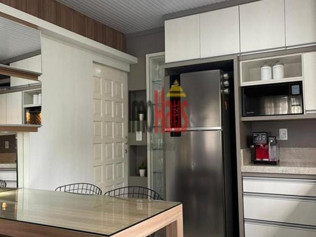 Casa disponível para venda com dois dormitórios no Bairro Garibaldi