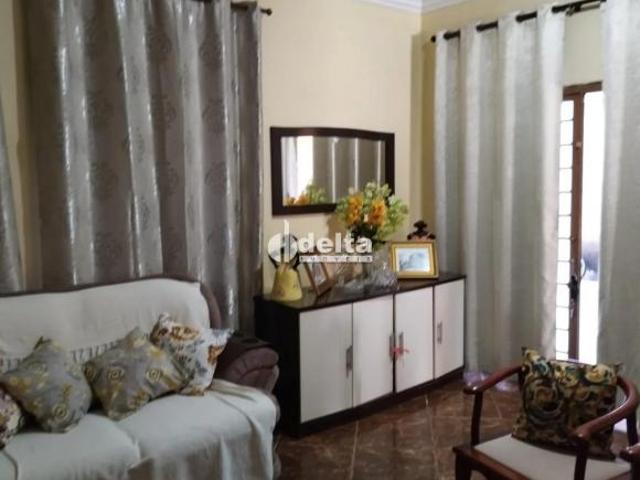 Casa disponível para venda no bairro Cidade Jardim em Uberlândia MG