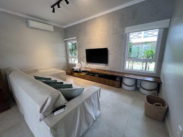 Casa disponível para locação anual e venda em Juquehy