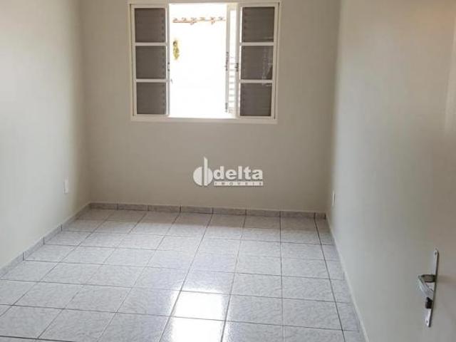 Casa disponível para locação e venda no bairro Custódio Pereira em Uberlândia MG