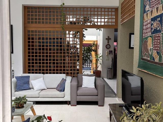 Casa Disponible en Renta en Jardines Universidad