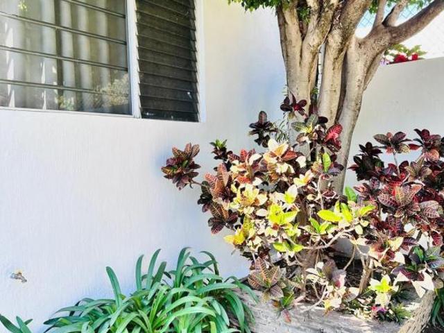 CASA DISTRIBUIDA EN UN PISO EN JARDINES VALLARTA, ZAPOPAN
