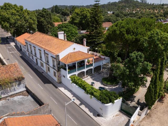 Casa do Patriarca: Uma Propriedade Histórica Única, Pensada. 1540m² Atalaia