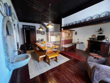 Casa dos Padrinhos, T4 para Arrendamento em Coja
