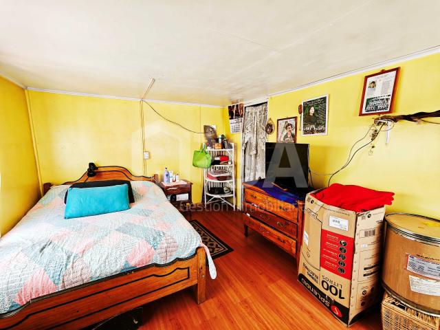 CASA DOS PISOS 4 HABITACIONES