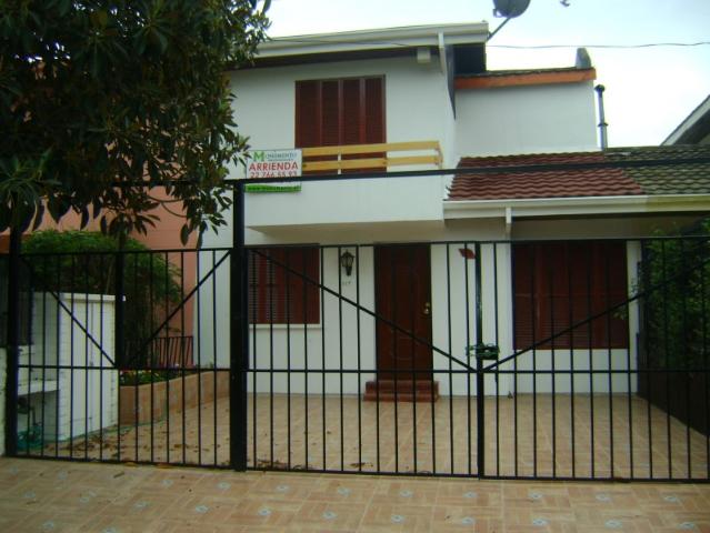 CASA DOS PISOS EN PLENO CENTRO MAIPU