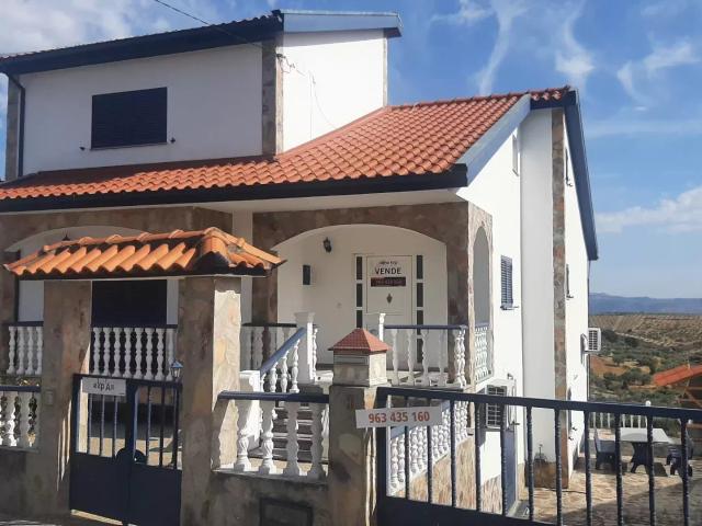Casa dos Sonhos com 5 Quartos em Lamas de Orelhão, Mirandela