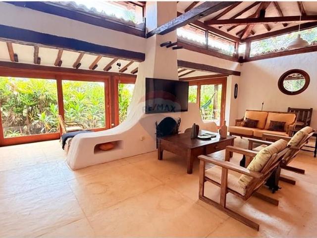 Casa dos Sonhos em Ilhabela: Luxo e Natureza