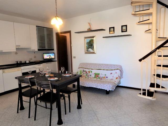 Casa Eucalipto 8 Trilocale Centrale al Primo Piano con Mansarda RIF. MC2 8