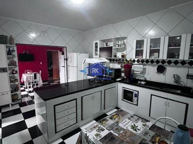 Casa excelente, 01 vaga, sala, 03 quartos sendo 01 suite,banho social, copa, cozinha, cobertura amp