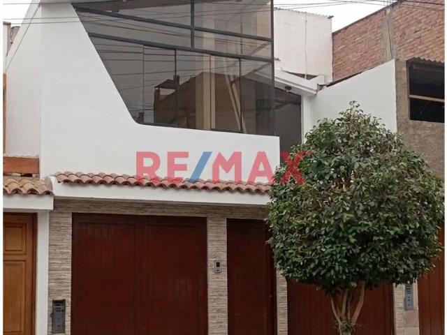 Casa Excepcional — Amplia Distribución Y Confort En Cada Nivel