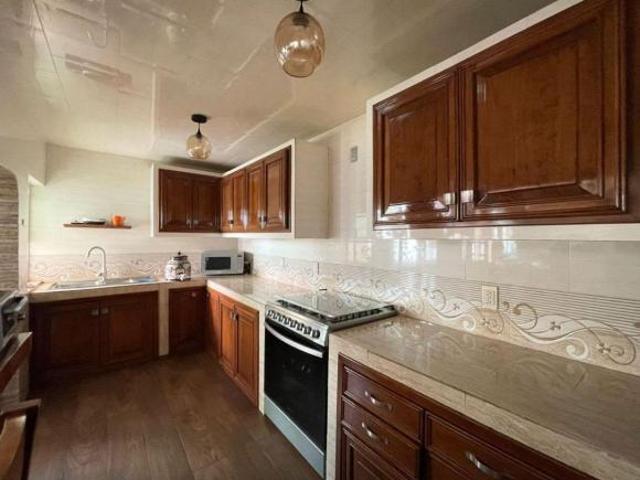 CASA EXCEPCIONAL EN LOS VOLCANES, NEZAHUALCÓYOTL: AMPLITUD, CONFORT Y EXCELENTE PLUSVALÍA