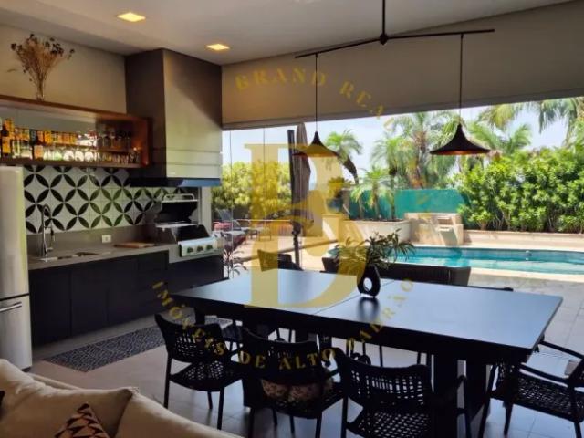 Casa exclusiva á venda de 508m², com 05 suítes e 08 vagas no Alto de Pinheiros