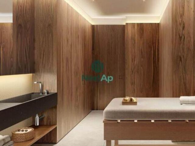Casa Exclusiva com Quadra de Tênis no Alto de Pinheiros – 327 m², 4 Suítes e 4 Vagas