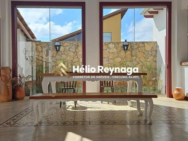 Casa Exclusiva com Vista Deslumbrante para a Serra de São José