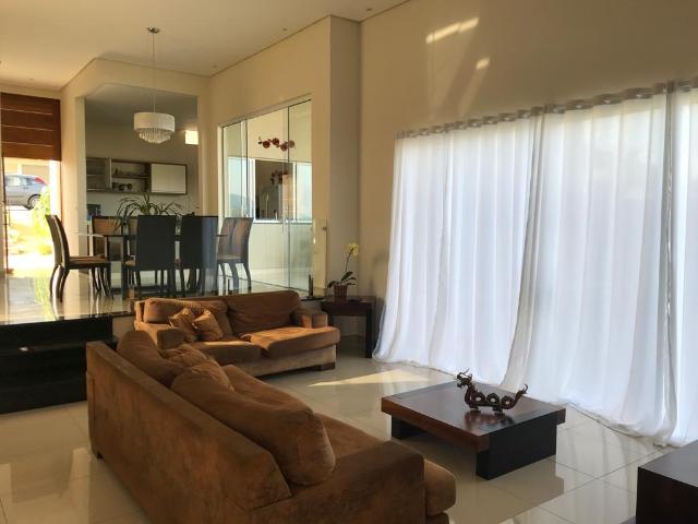 Casa Exclusiva em Condomínio Jardim Flamboyan