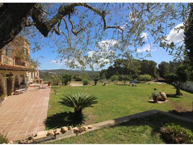 Casa exclusiva en alquiler en Masia Mas Rosell, Canyelles