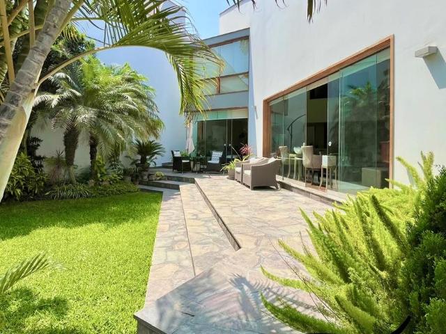 CASA EXCLUSIVA EN CONDOMINIO CERRADO – SURCO