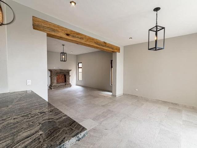 CASA EL CAPRICHO | AVAILABLE