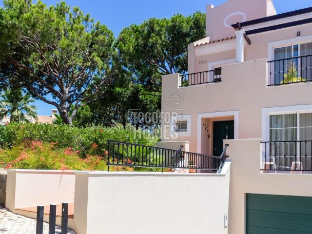 Casa elegante no final da linha em uma localização privilegi. 240m² Quarteira