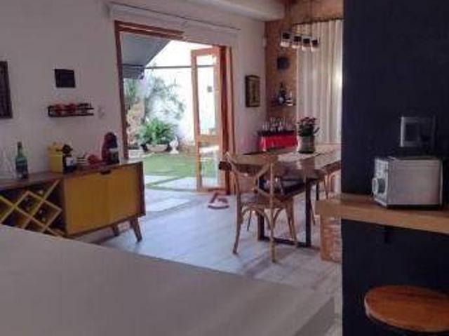 Casa em Moema com 3 quartos, sendo 3 suítes, não é em condomínio