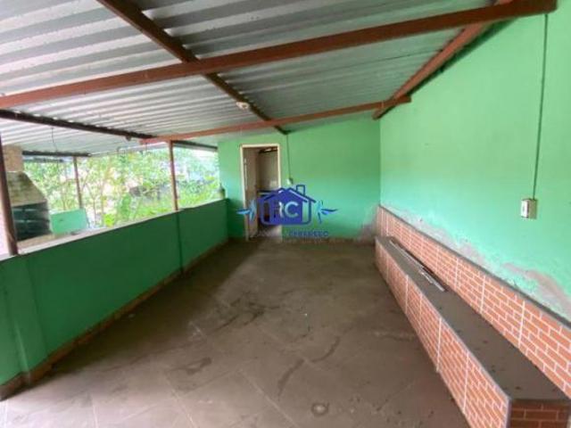 Casa em otima localizaçao a 500 m do centro, possui 02 quartos, sala, cozinha, banheiro, area de ser