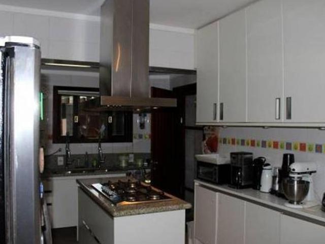 Casa em Avenida Engenheiro Saturnino de Brito Parque Prainha São Vicente/SP
