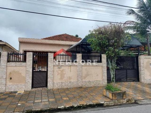 Casa em Avenida Eleonor Roosevelt São Jorge Santos/SP