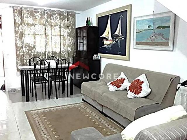 Casa em Avenida Francisco da Costa Pires São Jorge Santos/SP