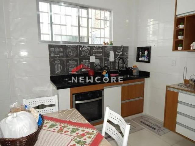 Casa em Avenida Jovino de Mello Areia Branca Santos/SP