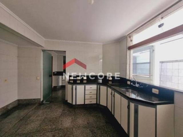 Casa em Avenida Sílvio Sciumbata Interlagos São Paulo/SP