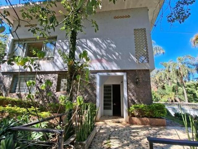 Casa em Águas de Lindóia com Terreno de 1.097 m² Próxima ao Balneário