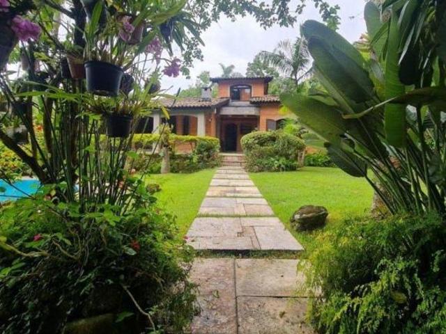Casa em Algarve, Cotia/SP de 409m² 4 quartos à venda por R$ 1.600.000,00