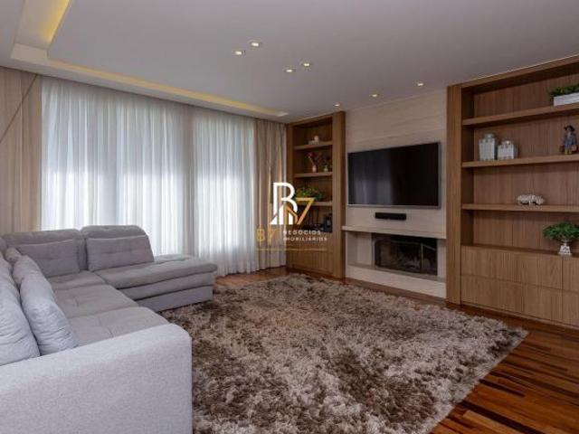 CASA EM ALPHAVILLE GRACIOSA ARAUCÁRIAS 4 SUÍTES 340M² R$ 4.100.000,00