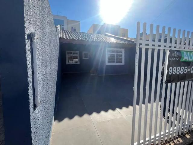 Casa em alvenaria, com 2 dormitórios, no bairro Estados, na Fazenda Rio Grande