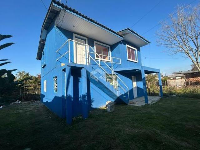 Casa em alvenaria com 2 pavimentos no bairro Alvorada