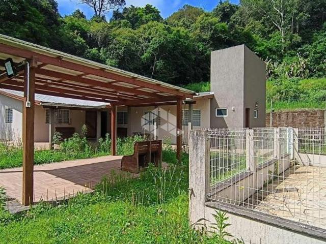 Casa em área de terras com 6200m² no Vale dos Vinhedos
