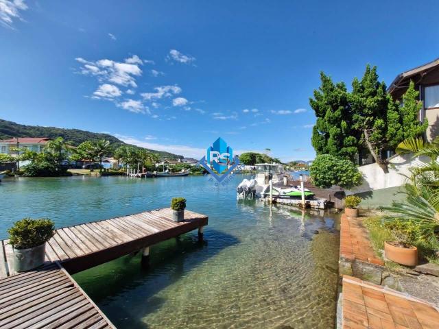 Casa em Barra da Lagoa, Florianópolis/SC de 150m² 2 quartos à venda por R$ 3.179.000,00