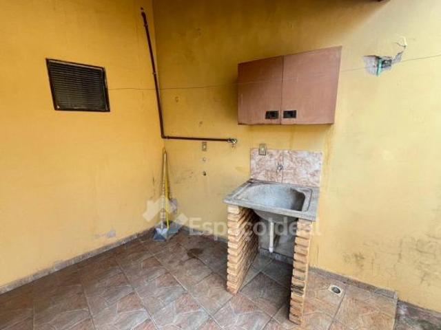 Casa em Bauru com 2 Quartos e 3 Vagas