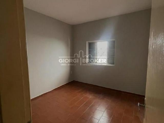 Casa em Boa Vista, São José do Rio Preto SP: 2 Quartos, 2 Banheiros, 2 Vagas Terreno com 3 Casas à