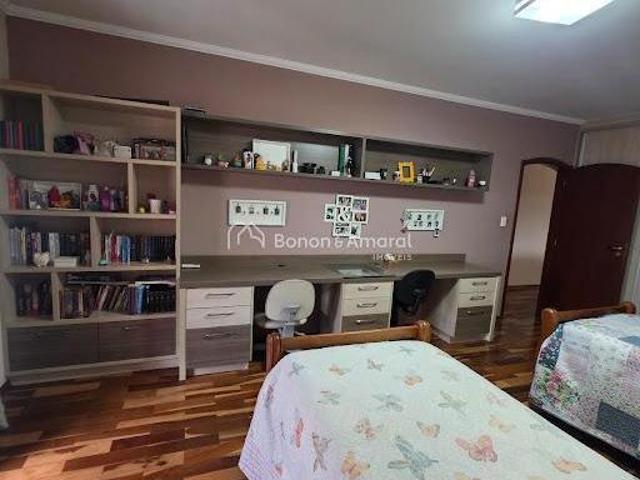 CASA EM BOLSÃO A VENDA EM BARÃO GERALDO, 4 QUARTOS